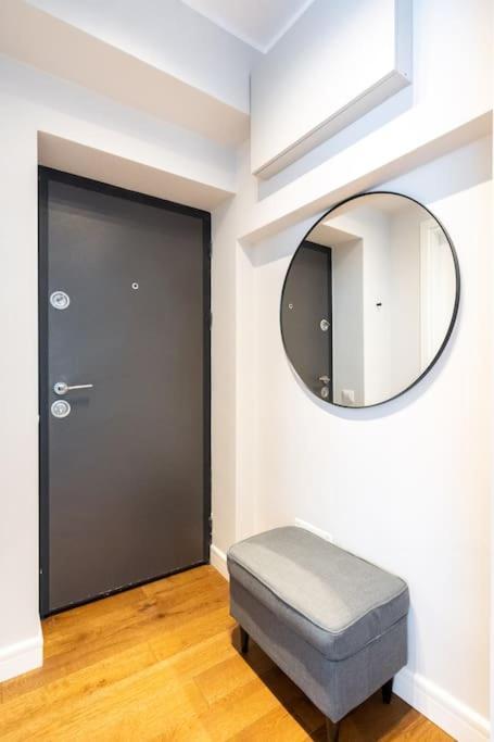 Apartmán Stunning Views 2Br Midtown Flat - Charming Balcony Bukurešť Exteriér fotografie